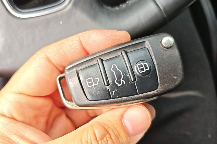 Used Audi Q2L 2021 35 TFSI Progressive Dynamic Edition Vehicle Key