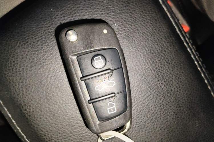 Used Audi Q2L 2021 35 TFSI Progressive Dynamic Edition Vehicle Key