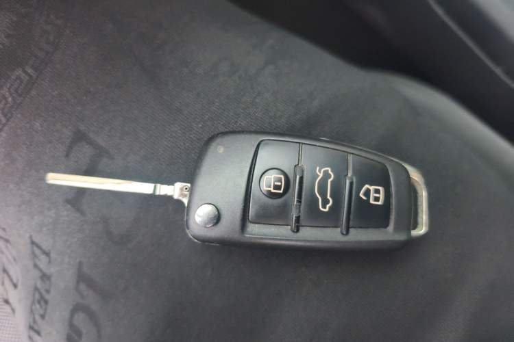 Used Audi Q2L 2021 35 TFSI Progressive Dynamic Edition Vehicle Key