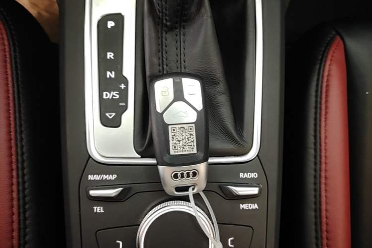 Used Audi Q2L 2021 35 TFSI Progressive Dynamic Edition Vehicle Key