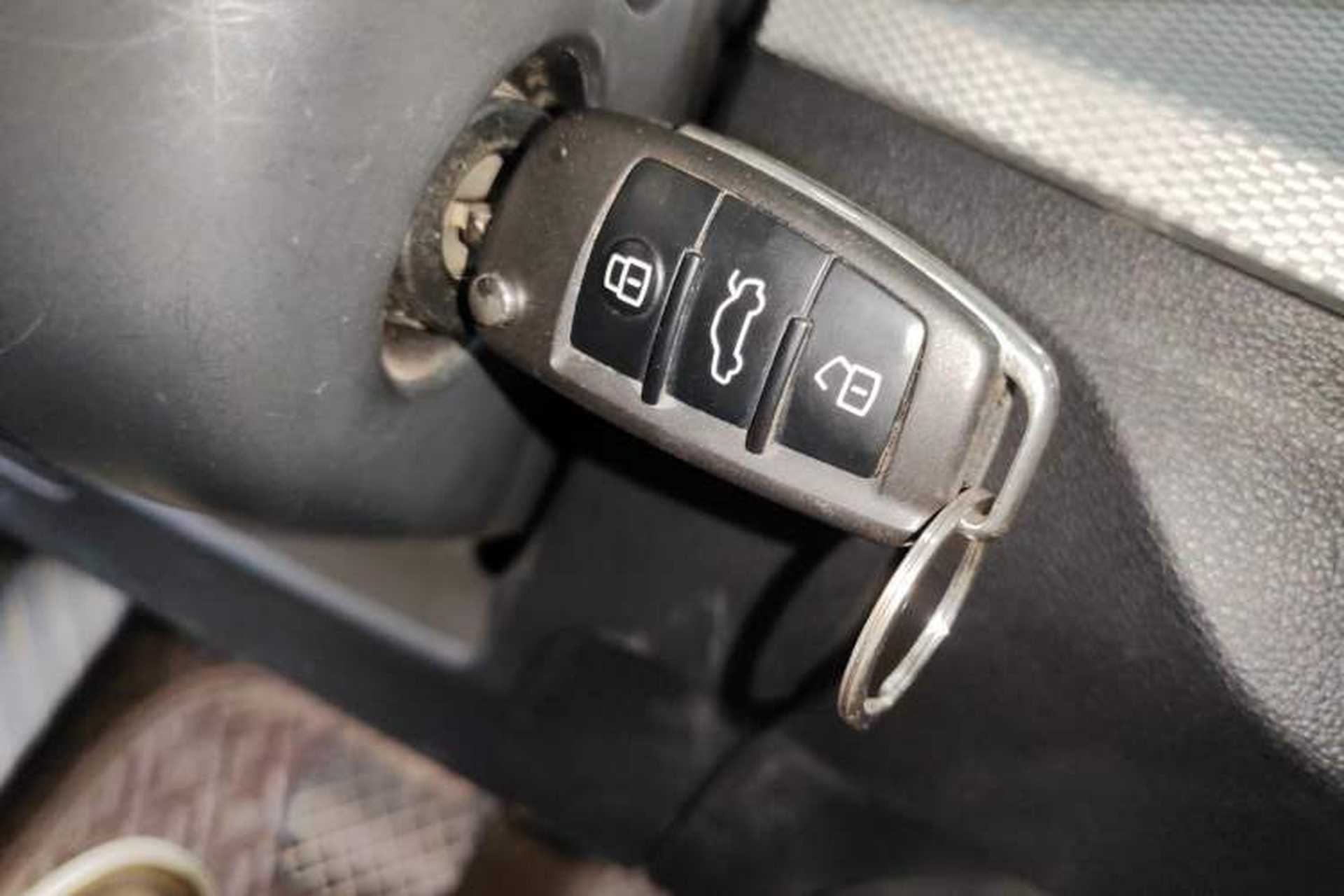 Used Audi Q2L 2021 35 TFSI Progressive Dynamic Edition Vehicle Key