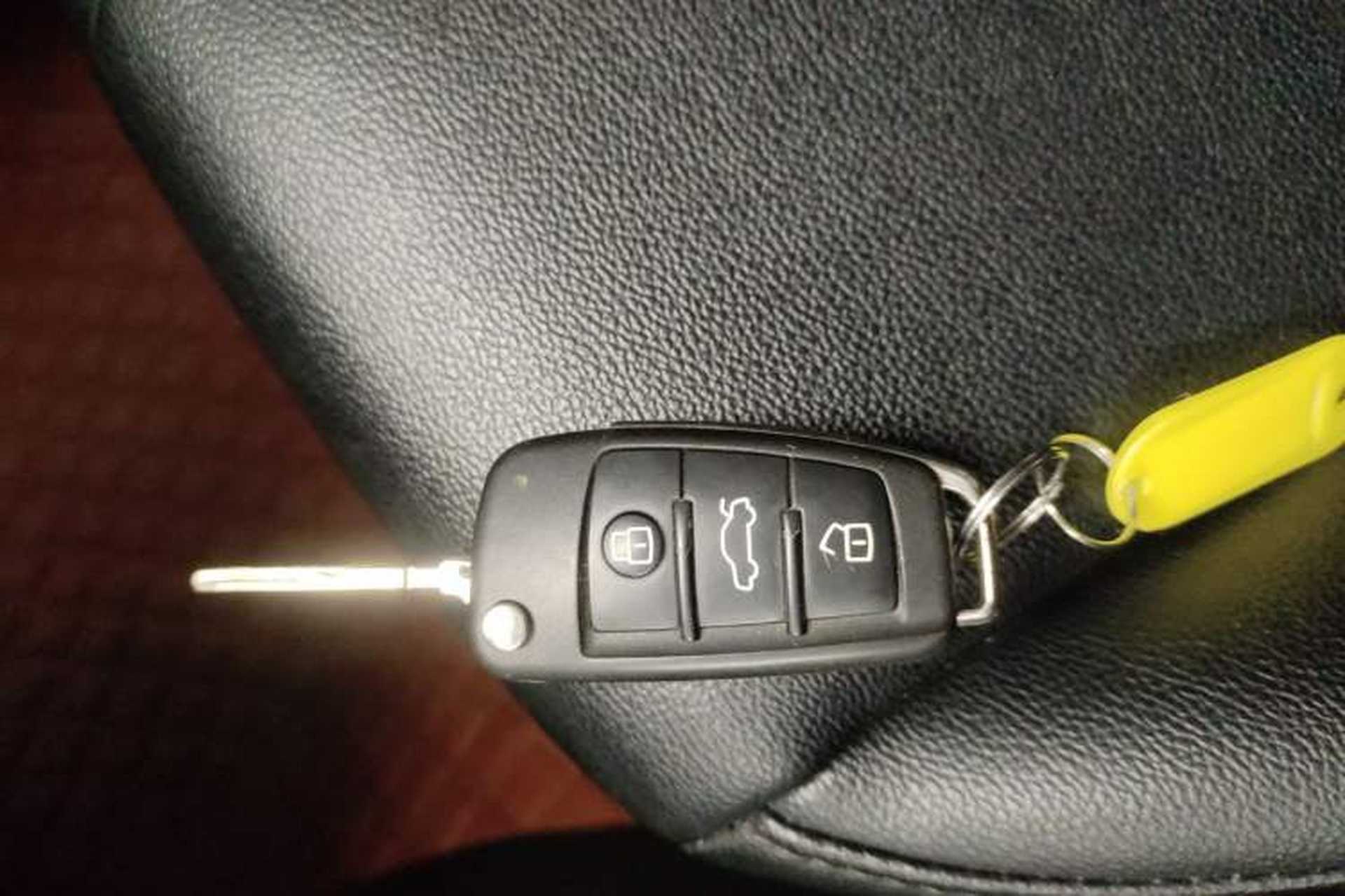 Used Audi Q2L 2021 35 TFSI Progressive Dynamic Edition Vehicle Key
