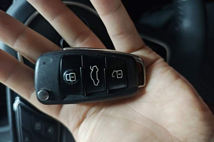 Used Audi Q2L 2021 35 TFSI Progressive Dynamic Edition Vehicle Key