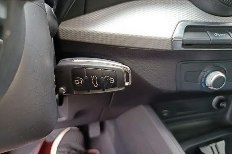 Used Audi Q2L 2021 35 TFSI Progressive Dynamic Edition Vehicle Key