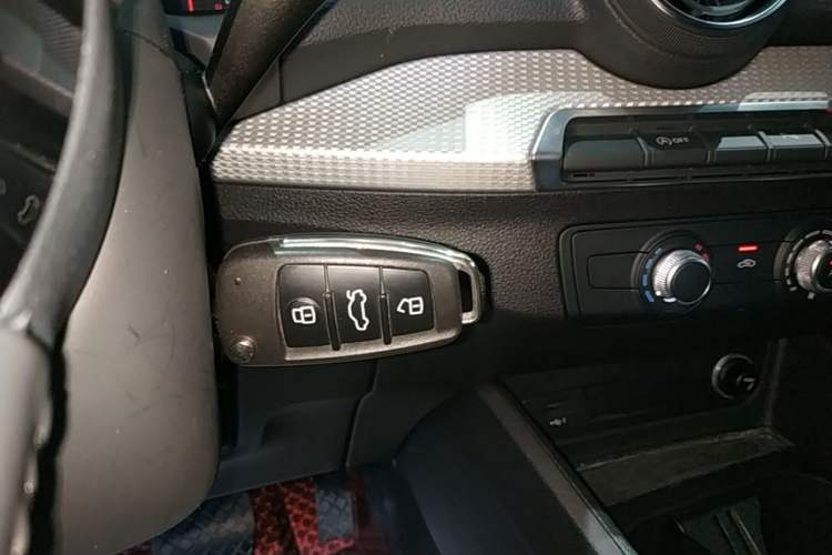 Used Audi Q2L 2021 35 TFSI Progressive Dynamic Edition Vehicle Key