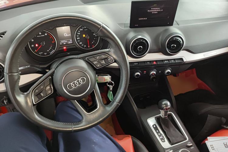 Used Audi Q2L 2021 35 TFSI Progressive Dynamic Edition Center Console