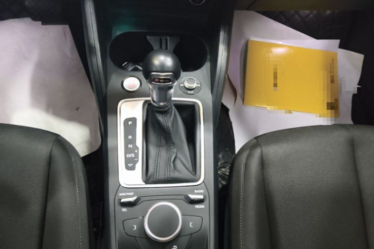 Used Audi Q2L 2021 35 TFSI Progressive Dynamic Edition Gear Lever
