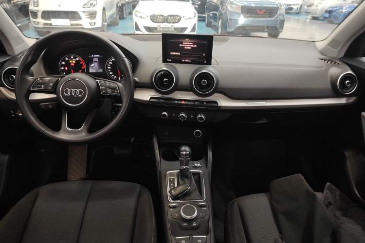 Used Audi Q2L 2021 35 TFSI Progressive Dynamic Edition Gear Lever