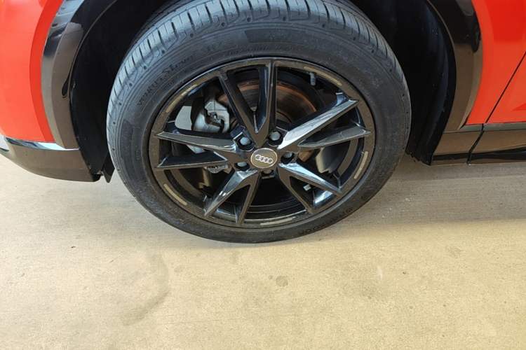 Used Audi Q2L 2021 35 TFSI Fashion Dynamic Model Left Front Wheel Hub