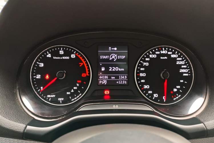 Used Audi Q2L 2021 35 TFSI Progressive Dynamic Edition Odometer Close Up