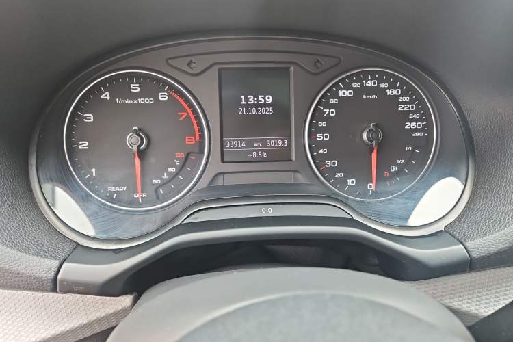 Used Audi Q2L 2021 35 TFSI Progressive Dynamic Edition Odometer Close Up