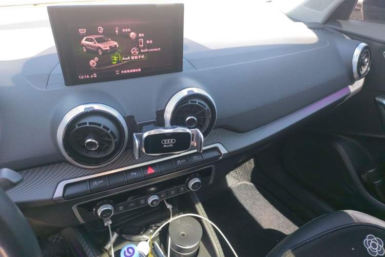 Used Audi Q2L 2022 35 TFSI Fashionable and Elegant Model Audio And AC Panel
