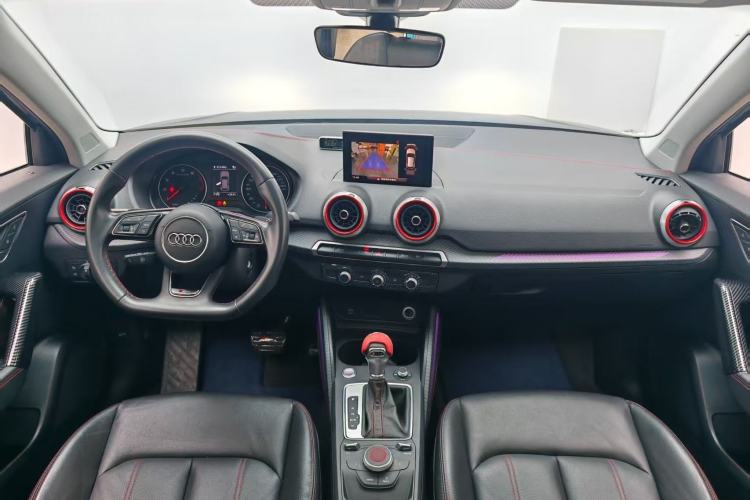 Used Audi Q2L 2022 35 TFSI Progressive Dynamic Edition Center Console