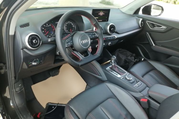 Used Audi Q2L 2022 35 TFSI Progressive Dynamic Edition Center Console