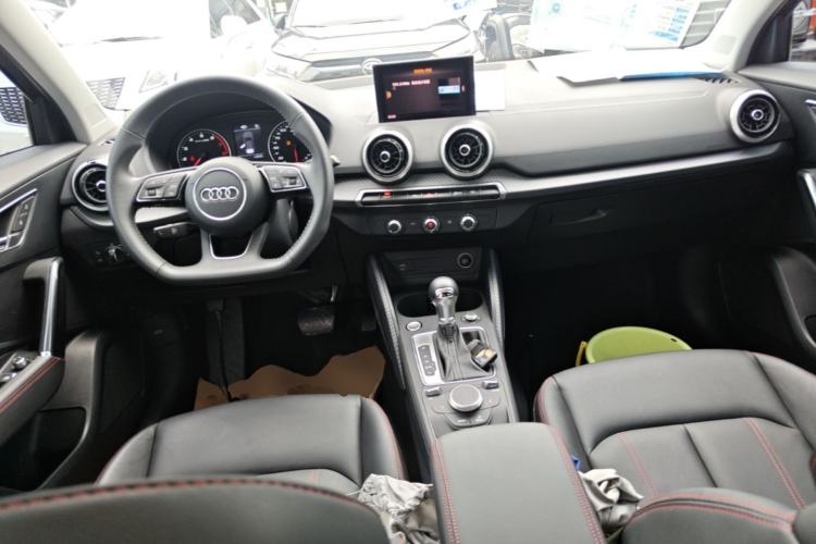 Used Audi Q2L 2022 35 TFSI Progressive Dynamic Edition Center Console