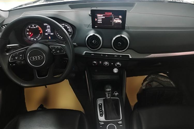 Used Audi Q2L 2022 35 TFSI Progressive Dynamic Edition Center Console