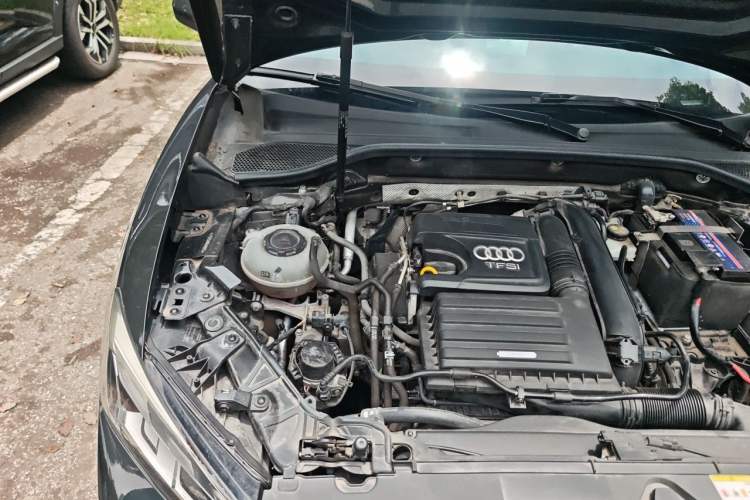 Used Audi Q2L 2022 35 TFSI Fashion Dynamic Model Engine Bay Right