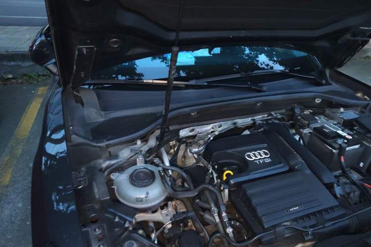 Used Audi Q2L 2022 35 TFSI Fashion Dynamic Model Engine Bay Right