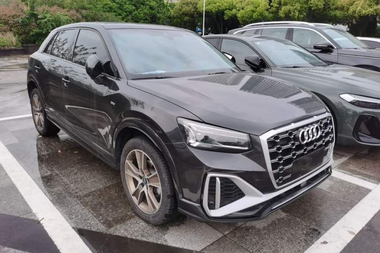Used Audi Q2L 2022 35 TFSI Fashion Dynamic Model Front Right 45 Deg