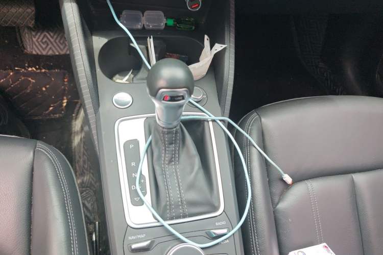 Used Audi Q2L 2022 35 TFSI Fashion Dynamic Model Gear Lever