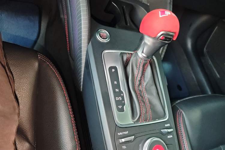 Used Audi Q2L 2022 35 TFSI Progressive Dynamic Edition Gear Lever
