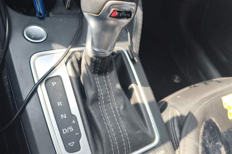 Used Audi Q2L 2022 35 TFSI Fashion Dynamic Model Gear Lever