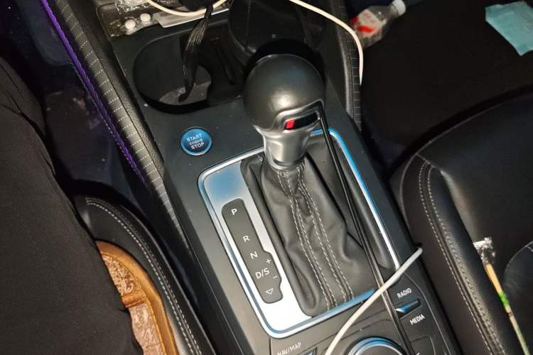 Used Audi Q2L 2022 35 TFSI Fashion Dynamic Model Gear Lever