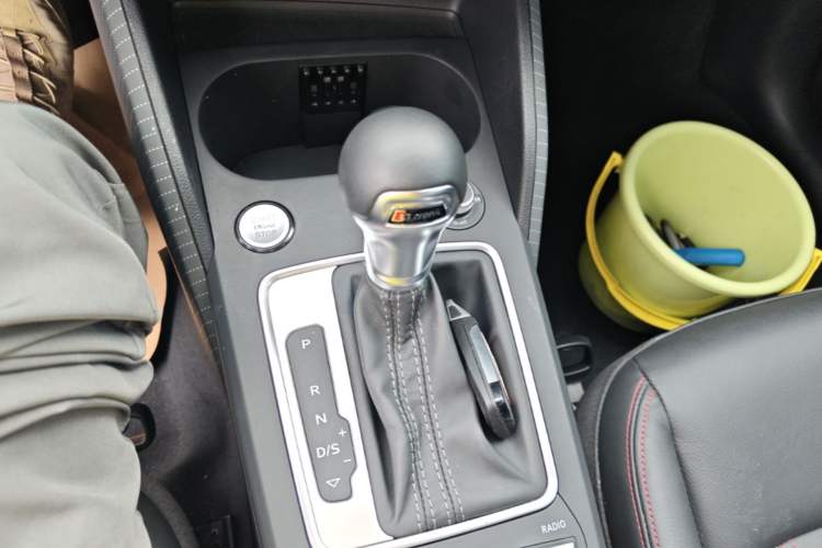 Used Audi Q2L 2022 35 TFSI Progressive Dynamic Edition Gear Lever