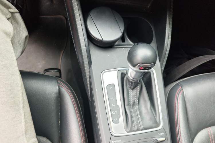 Used Audi Q2L 2022 35 TFSI Progressive Dynamic Edition Gear Lever