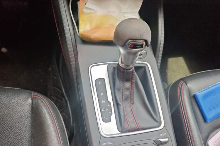 Used Audi Q2L 2022 35 TFSI Progressive Dynamic Edition Gear Lever