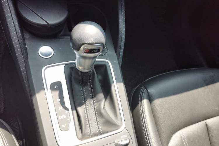Used Audi Q2L 2022 35 TFSI Fashion Dynamic Model Gear Lever