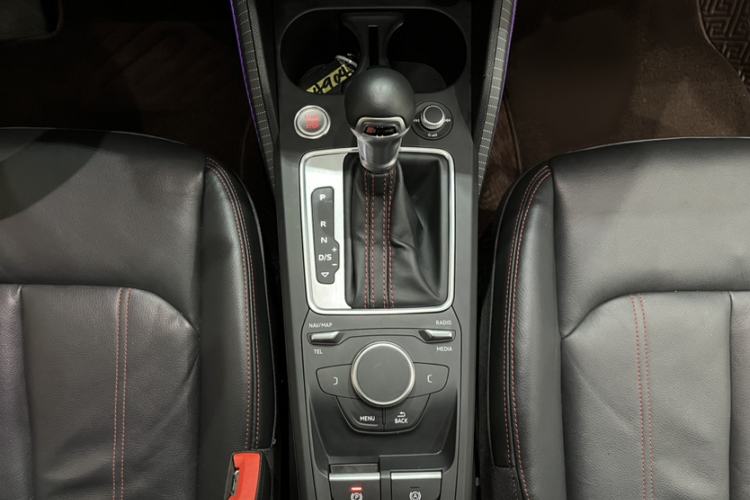 Used Audi Q2L 2022 35 TFSI Progressive Dynamic Edition Interior 4