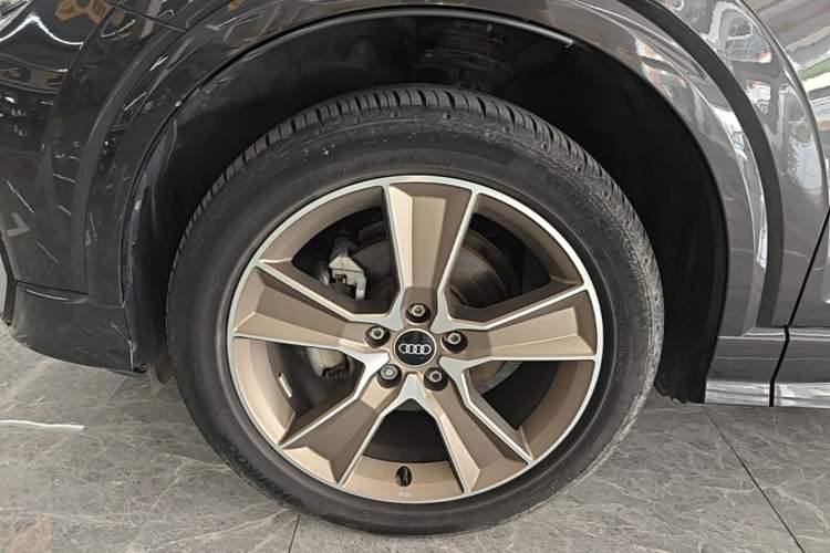 Used Audi Q2L 2022 35 TFSI Fashion Dynamic Model Left Front Wheel Hub