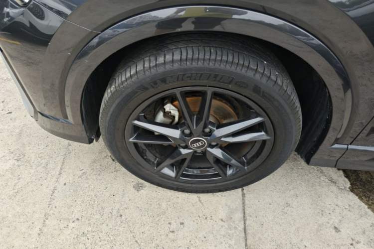 Used Audi Q2L 2022 35 TFSI Progressive Dynamic Edition Left Front Wheel Hub