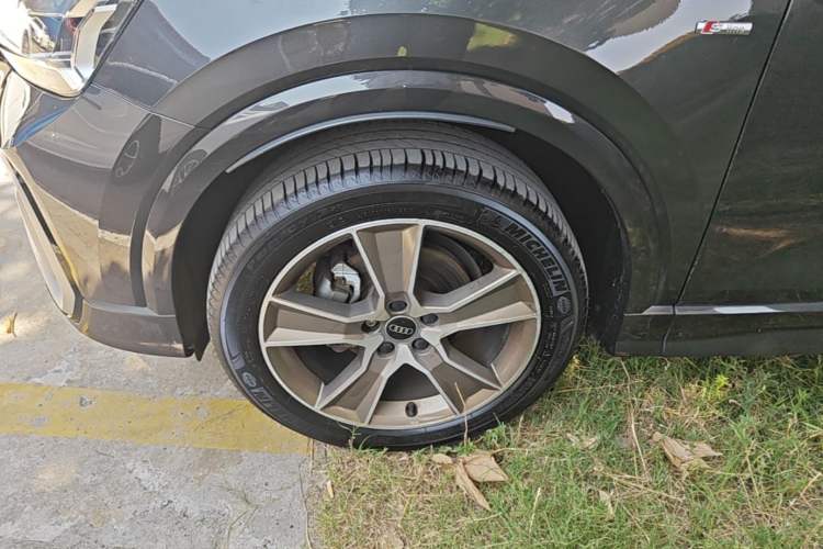 Used Audi Q2L 2022 35 TFSI Fashion Dynamic Model Left Front Wheel Hub