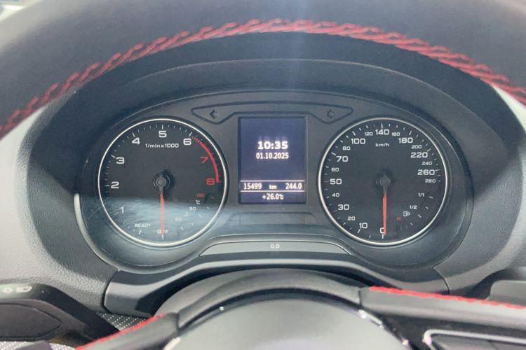 Used Audi Q2L 2022 35 TFSI Progressive Dynamic Edition Odometer Close Up