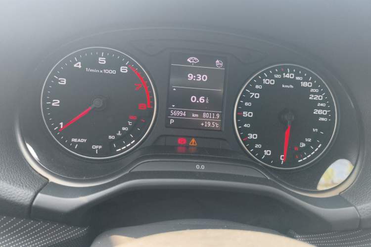 Used Audi Q2L 2022 35 TFSI Fashion Dynamic Model Odometer Close Up