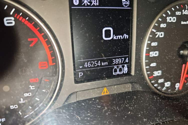 Used Audi Q2L 2022 35 TFSI Fashion Dynamic Model Odometer Close Up