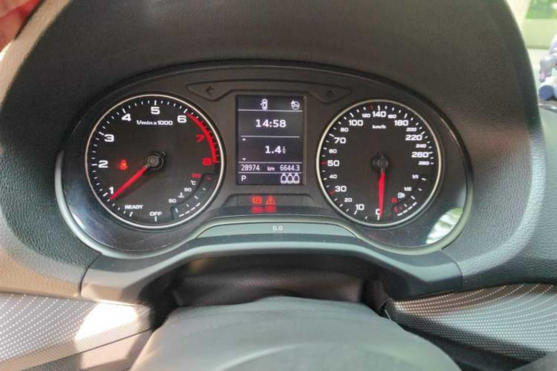 Used Audi Q2L 2022 35 TFSI Fashionable and Elegant Model Odometer Close Up