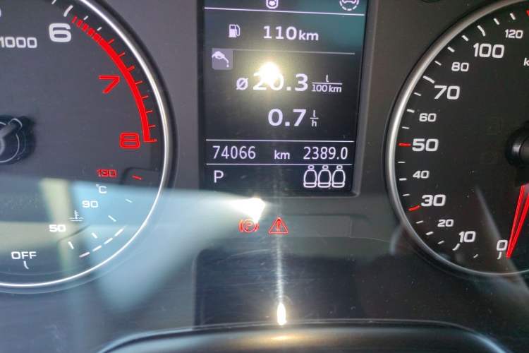 Used Audi Q2L 2022 35 TFSI Fashionable and Elegant Model Odometer Close Up