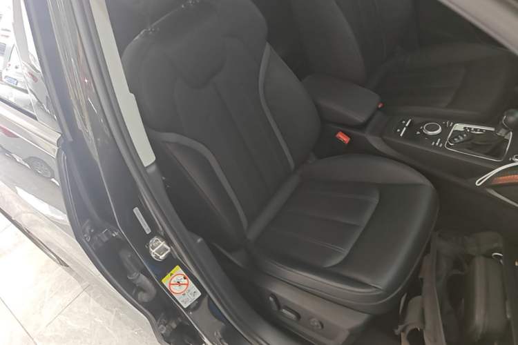 Used Audi Q2L 2022 35 TFSI Fashion Dynamic Model Right Front Seat