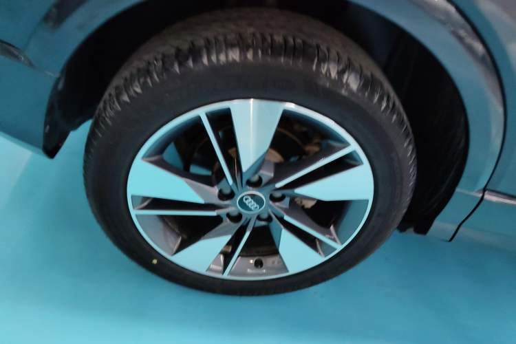 Used Audi Q2L 2022 35 TFSI Fashionable and Elegant Model Right Rear Wheel Hub