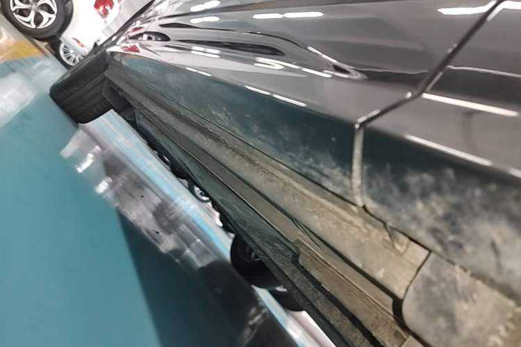 Used Audi Q2L 2022 35 TFSI Progressive Dynamic Edition Right Side Sill
