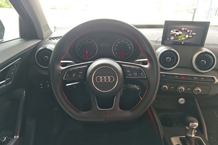 Used Audi Q2L 2022 35 TFSI Progressive Dynamic Edition Steering Wheel