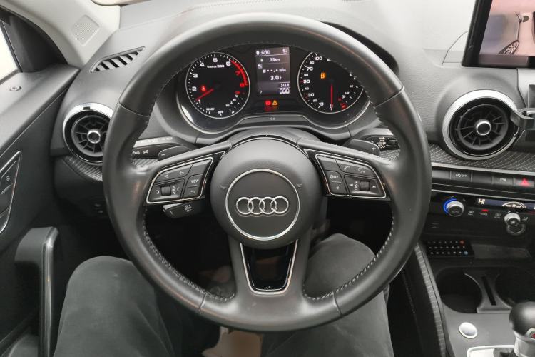 Used Audi Q2L 2022 35 TFSI Fashionable and Elegant Model Steering Wheel