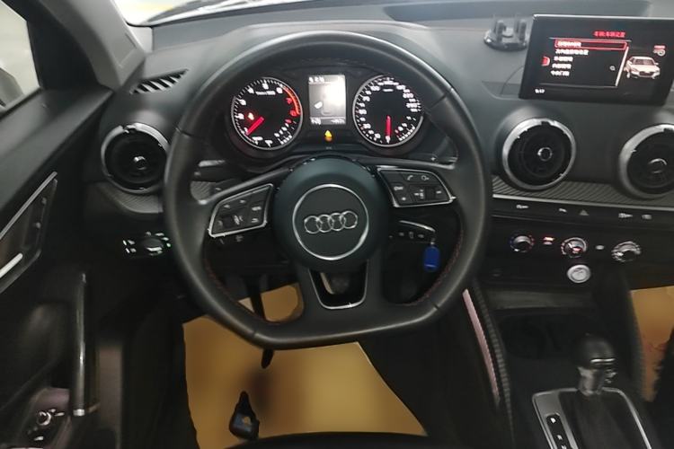 Used Audi Q2L 2022 35 TFSI Progressive Dynamic Edition Steering Wheel