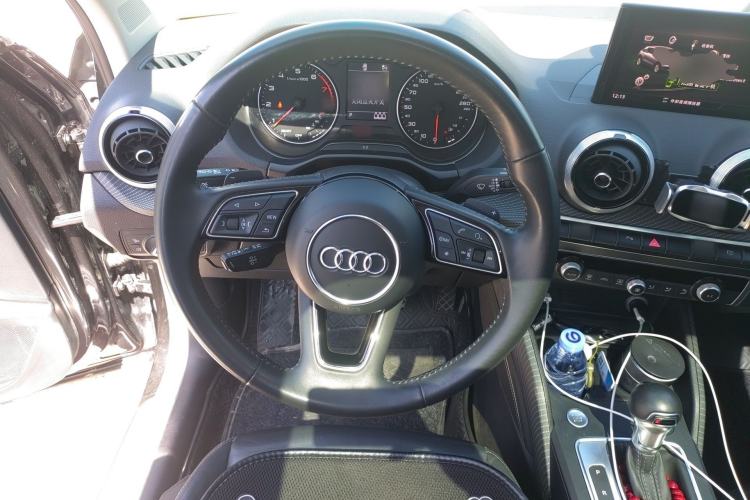 Used Audi Q2L 2022 35 TFSI Fashionable and Elegant Model Steering Wheel