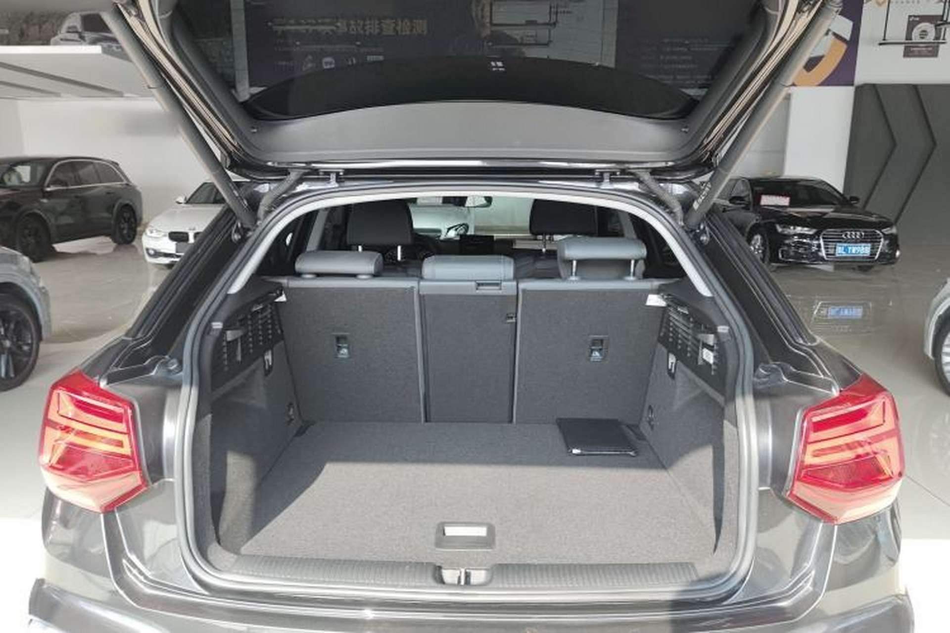 Used Audi Q2L 2022 35 TFSI Fashionable and Elegant Model Trunk