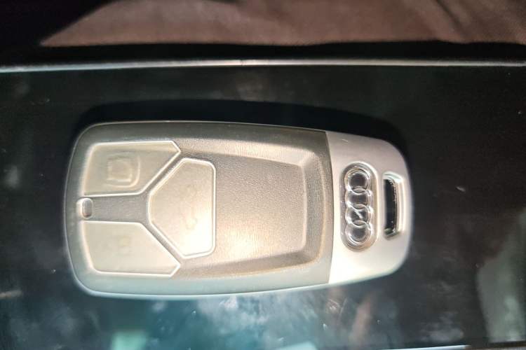 Used Audi Q2L 2022 35 TFSI Progressive Dynamic Edition Vehicle Key