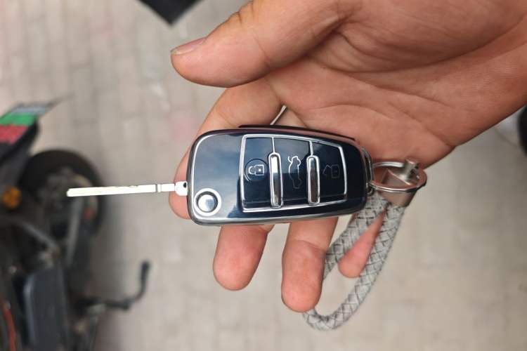 Used Audi Q2L 2022 35 TFSI Progressive Dynamic Edition Vehicle Key